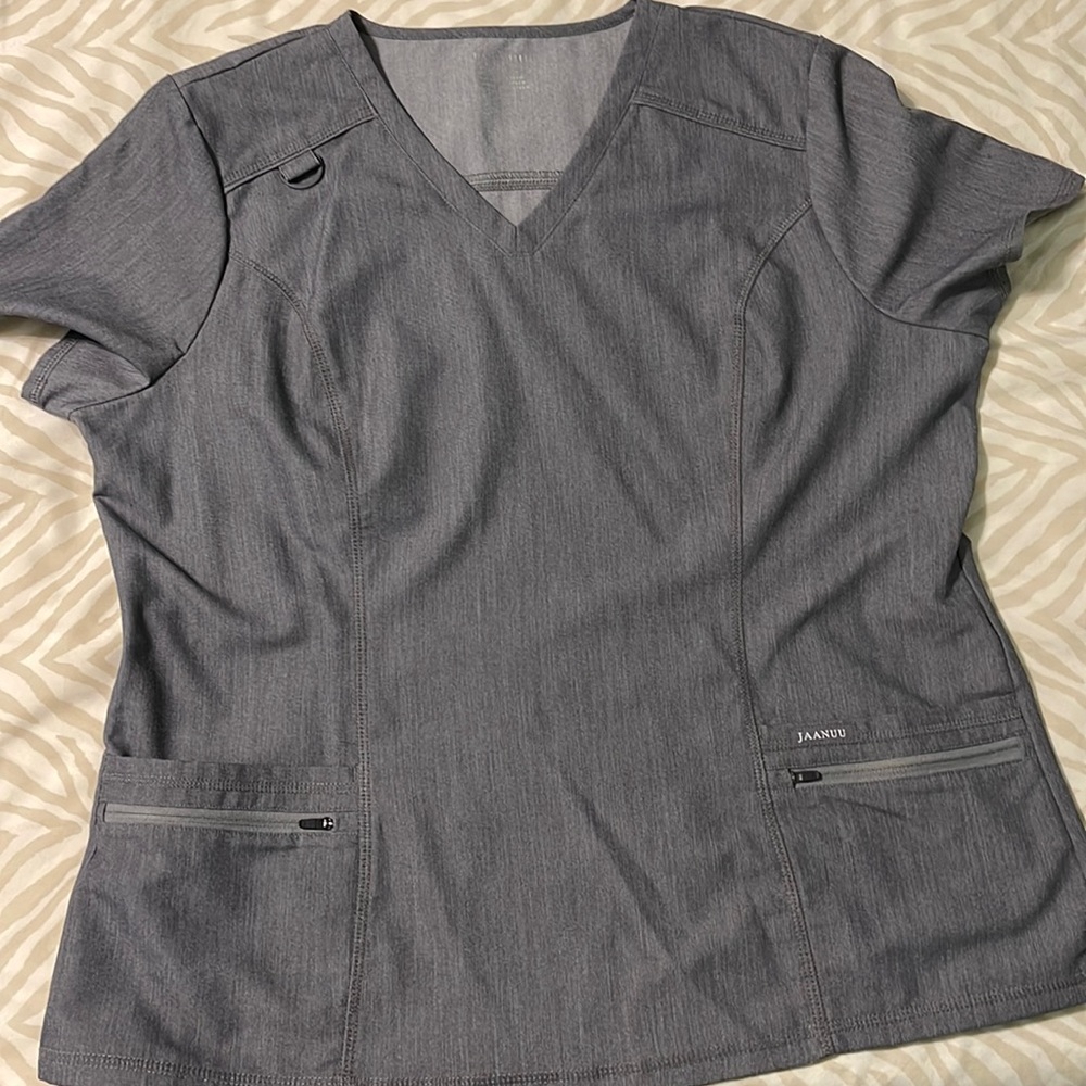 Jaanuu Scrub Top